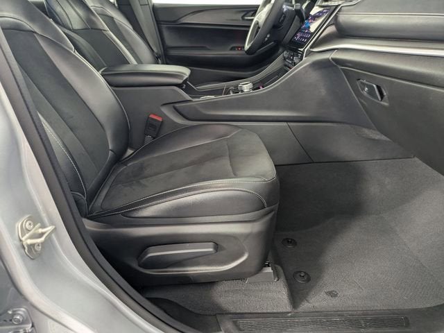 2024 Jeep Grand Cherokee L Altitude X 4x2