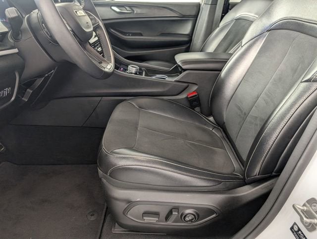 2024 Jeep Grand Cherokee L Altitude X 4x4