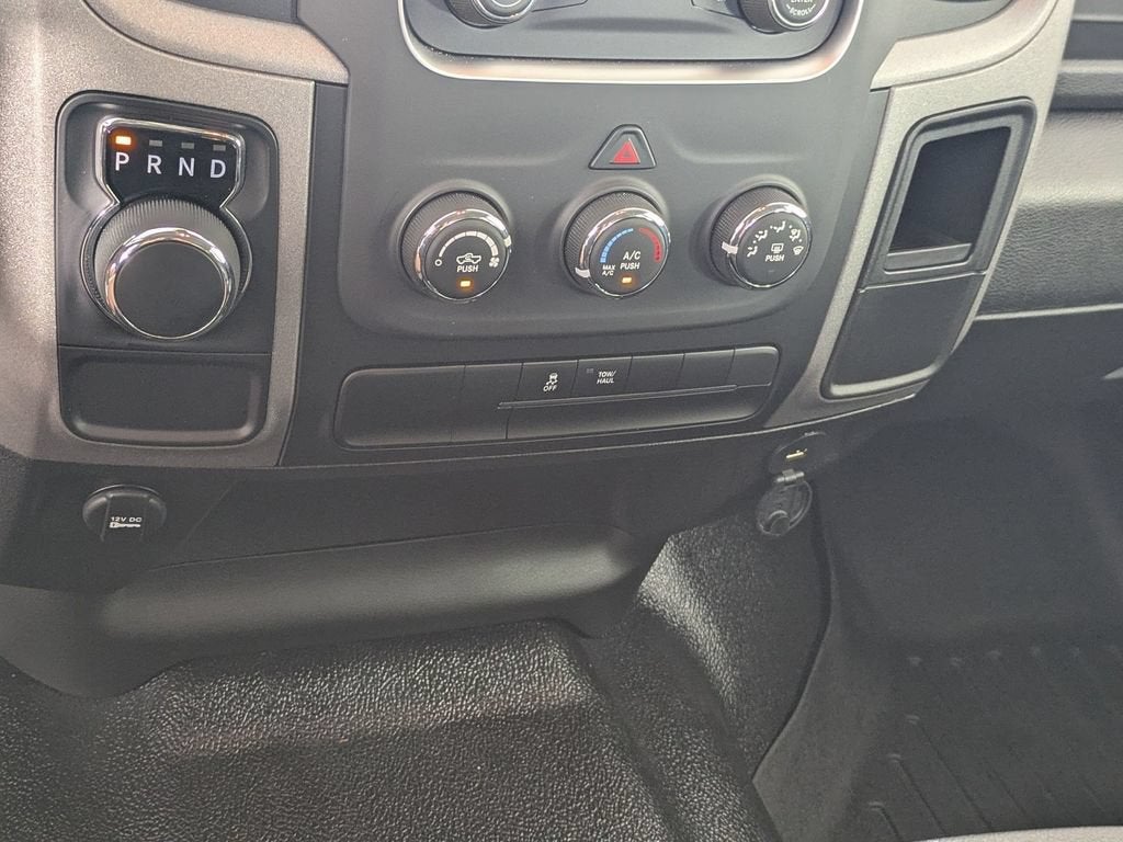 2024 RAM 1500 Classic Tradesman Crew Cab 4x2 5'7" Box