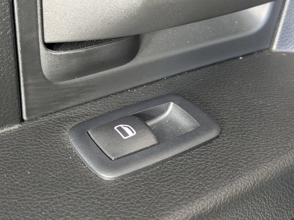 2024 RAM 1500 Classic Tradesman Crew Cab 4x2 5'7" Box