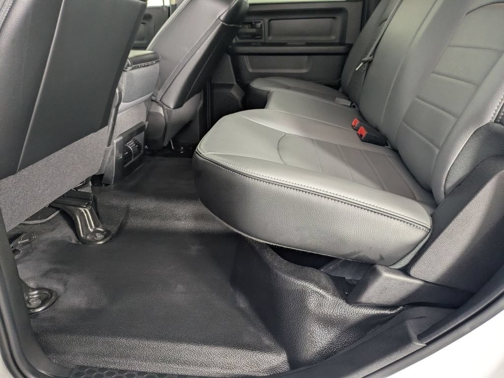 2024 RAM 1500 Classic Tradesman Crew Cab 4x2 5'7" Box