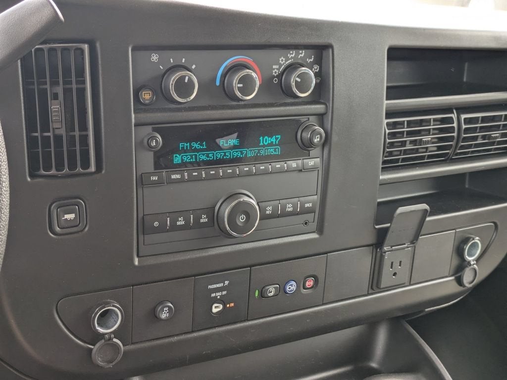 2023 Chevrolet Express Passenger 3500 1LS