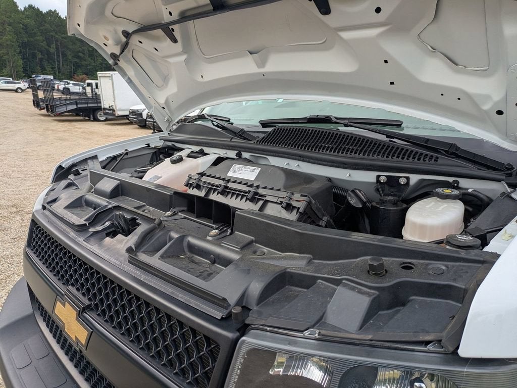 2023 Chevrolet Express Passenger 3500 1LS