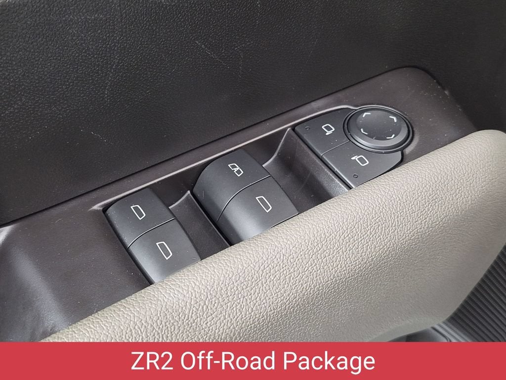 2025 Chevrolet Colorado ZR2 - Photo 15