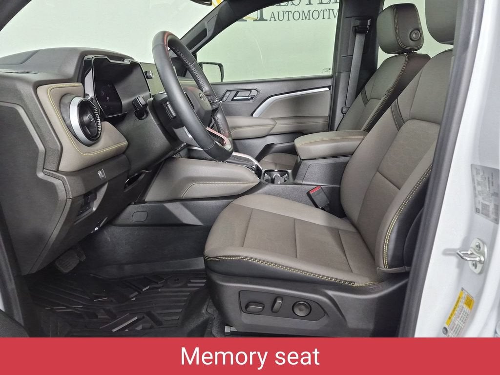 2025 Chevrolet Colorado ZR2 - Photo 17