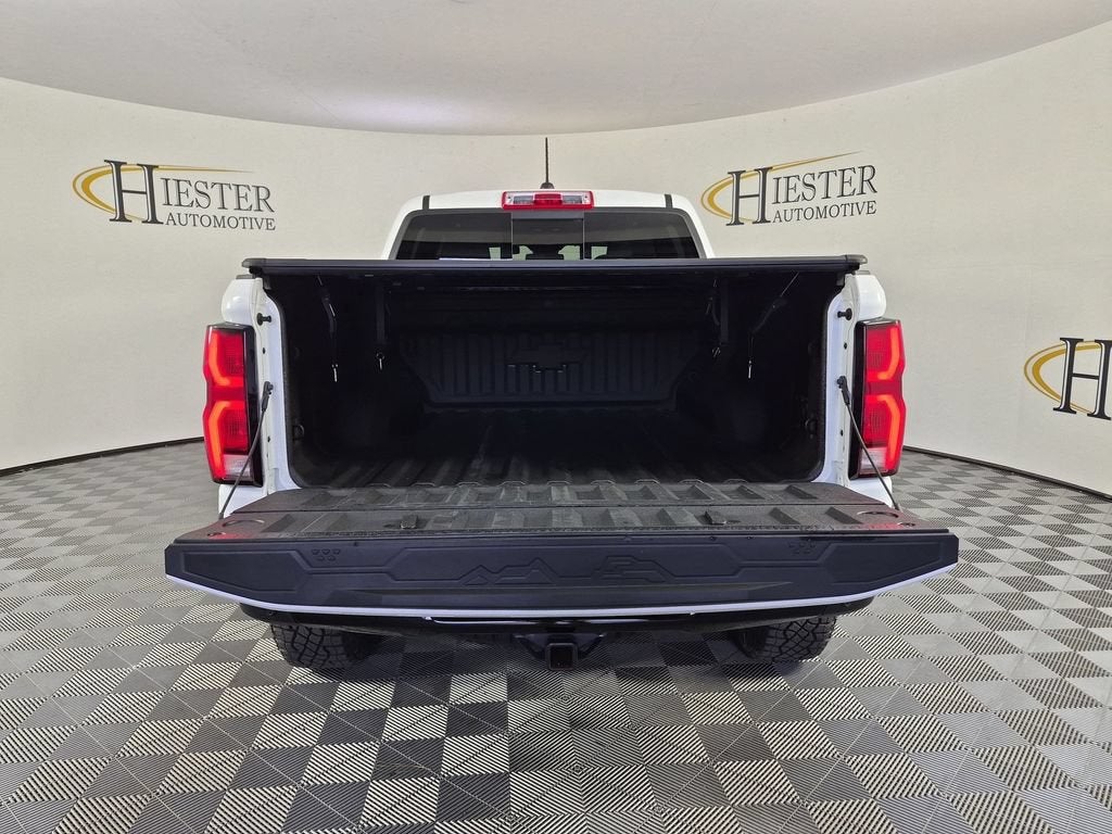 2025 Chevrolet Colorado ZR2 - Photo 37