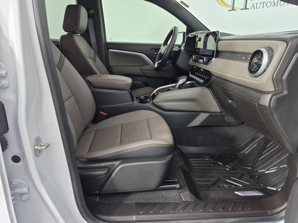 2025 Chevrolet Colorado ZR2 - Photo 40
