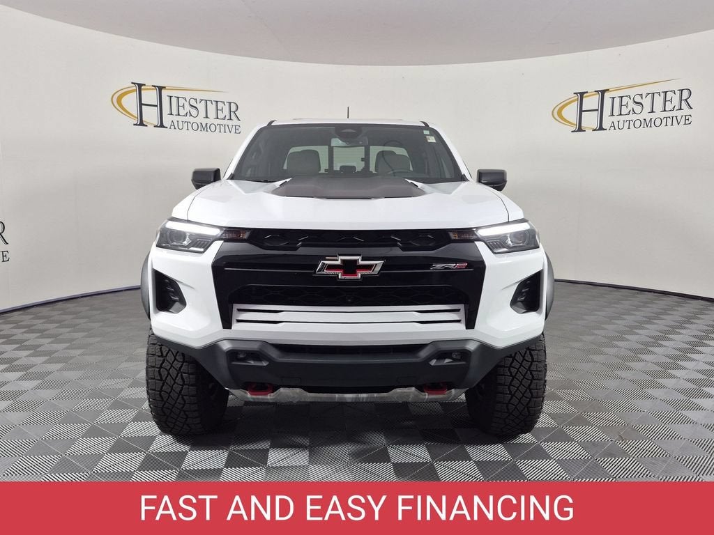 2025 Chevrolet Colorado ZR2 - Photo 9