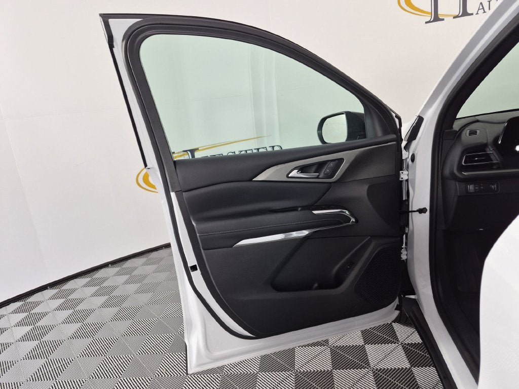2026 Chevrolet Traverse LT - Photo 13