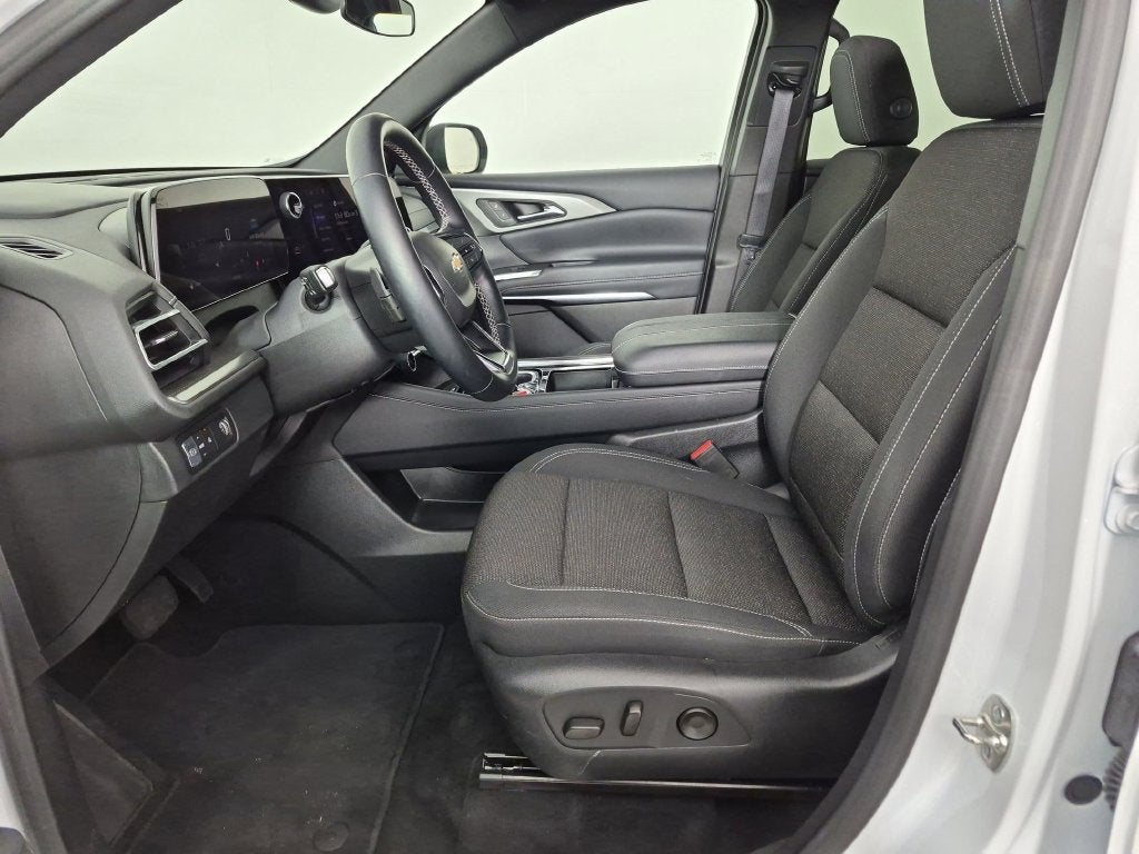 2026 Chevrolet Traverse LT - Photo 16