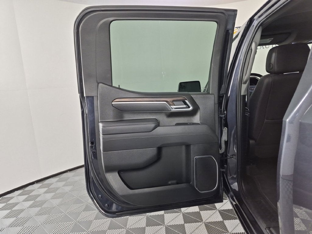 2025 GMC Sierra 1500 SLT - Photo 29