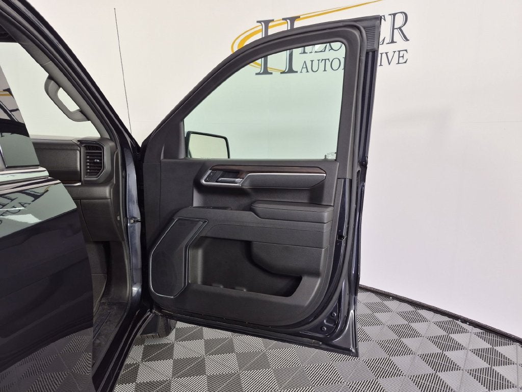 2025 GMC Sierra 1500 SLT - Photo 35