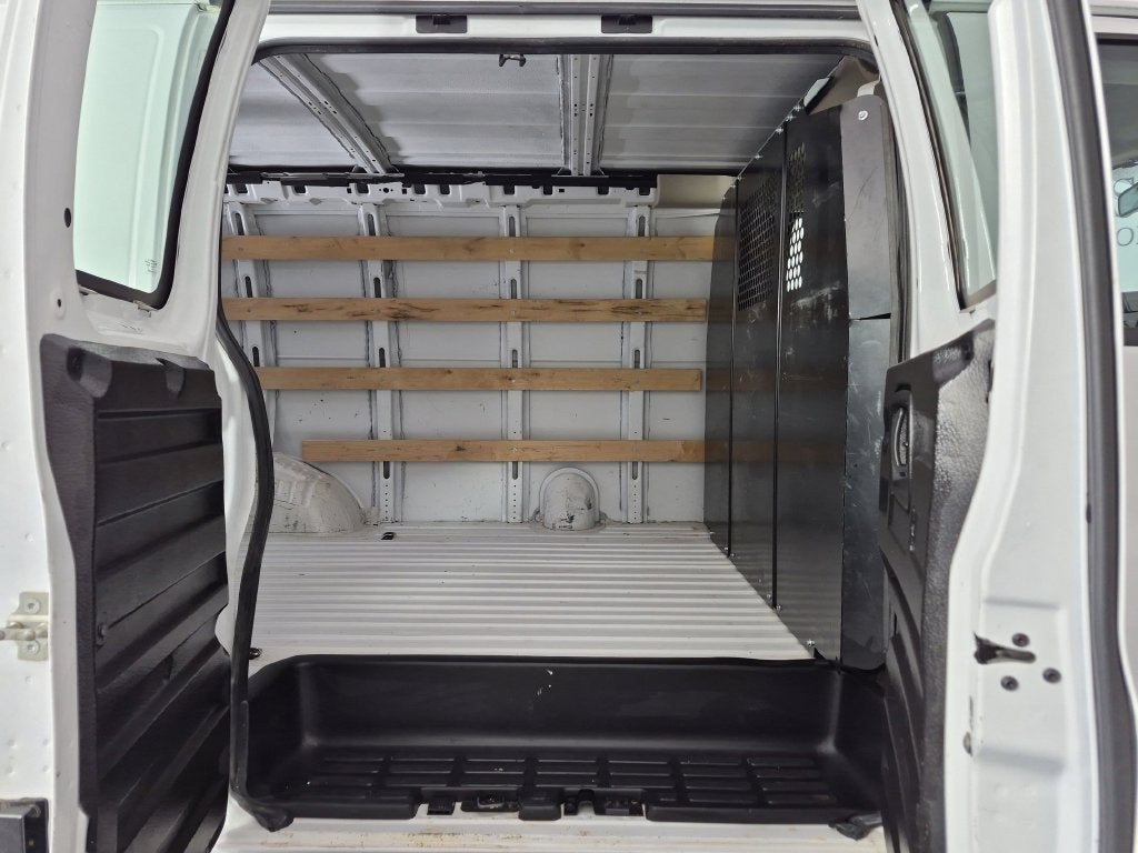 2022 GMC Savana Cargo 2500 RWD 2500 Regular Wheelbase Work Van