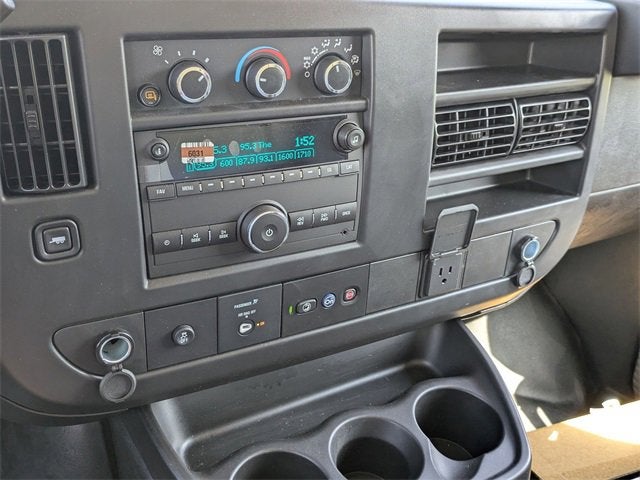 2025 Chevrolet Express Cutaway 3500 1WT