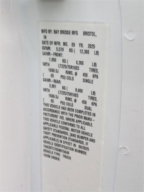 2025 Chevrolet Express Cutaway 3500 1WT