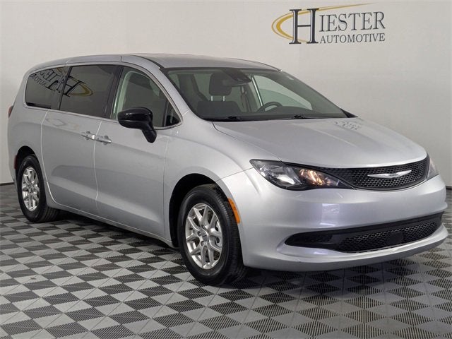2024 Chrysler Voyager LX