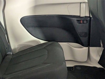 2024 Chrysler Voyager LX