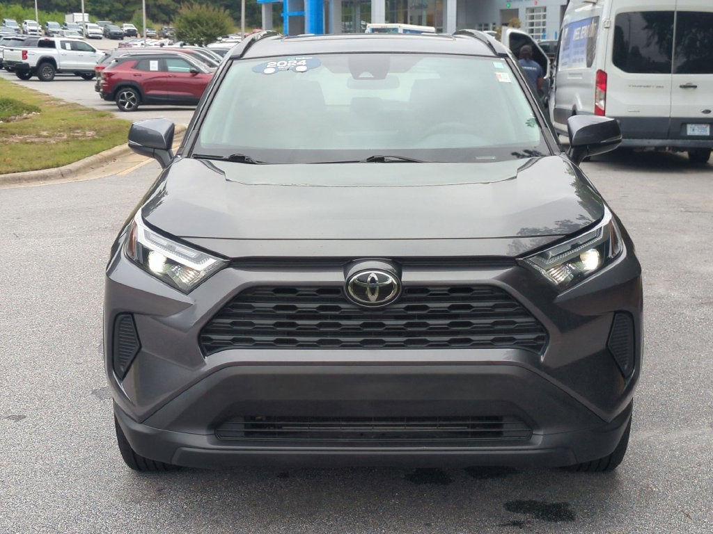 2024 Toyota RAV4 XLE - Photo 10