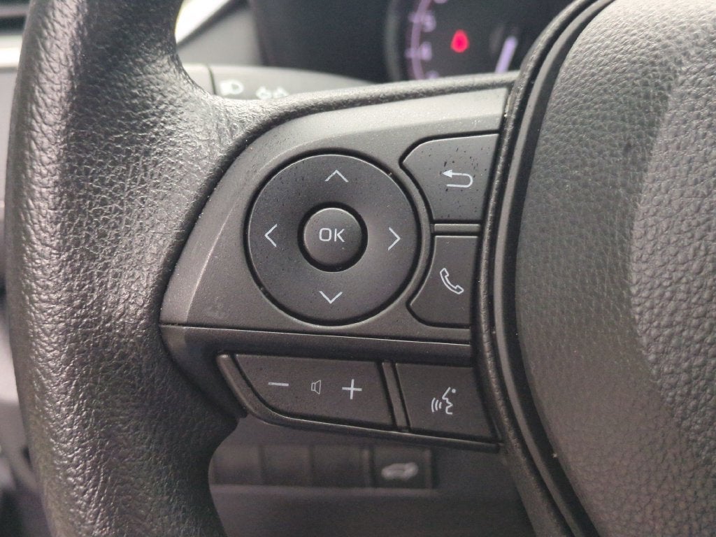 2024 Toyota RAV4 XLE - Photo 17
