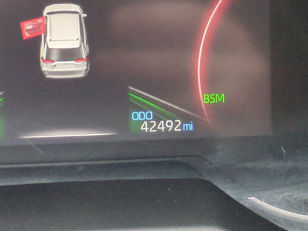 2024 Toyota RAV4 XLE - Photo 20