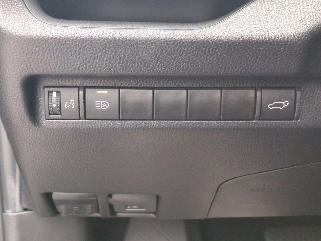 2024 Toyota RAV4 XLE - Photo 21