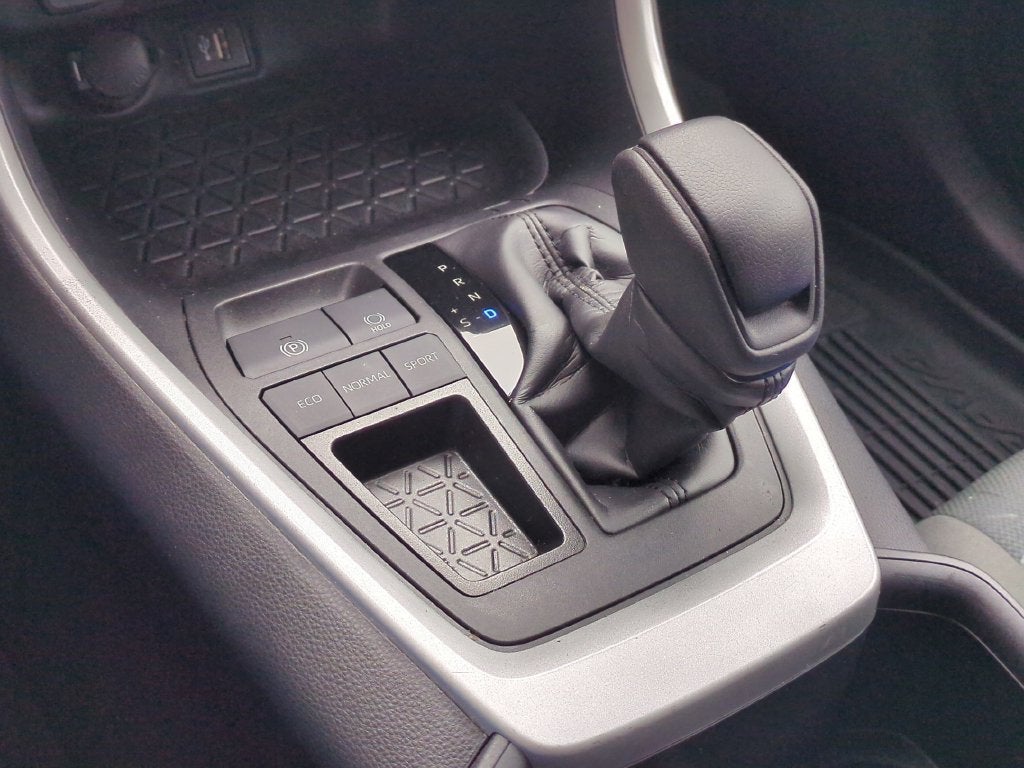 2024 Toyota RAV4 XLE - Photo 26
