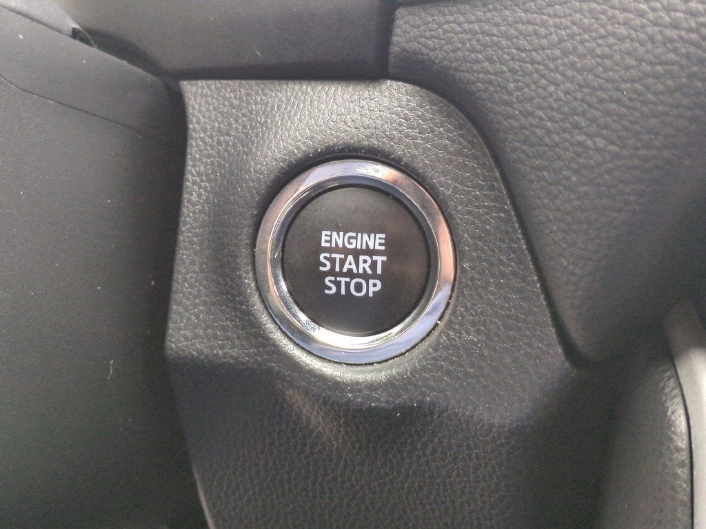2024 Toyota RAV4 XLE - Photo 27