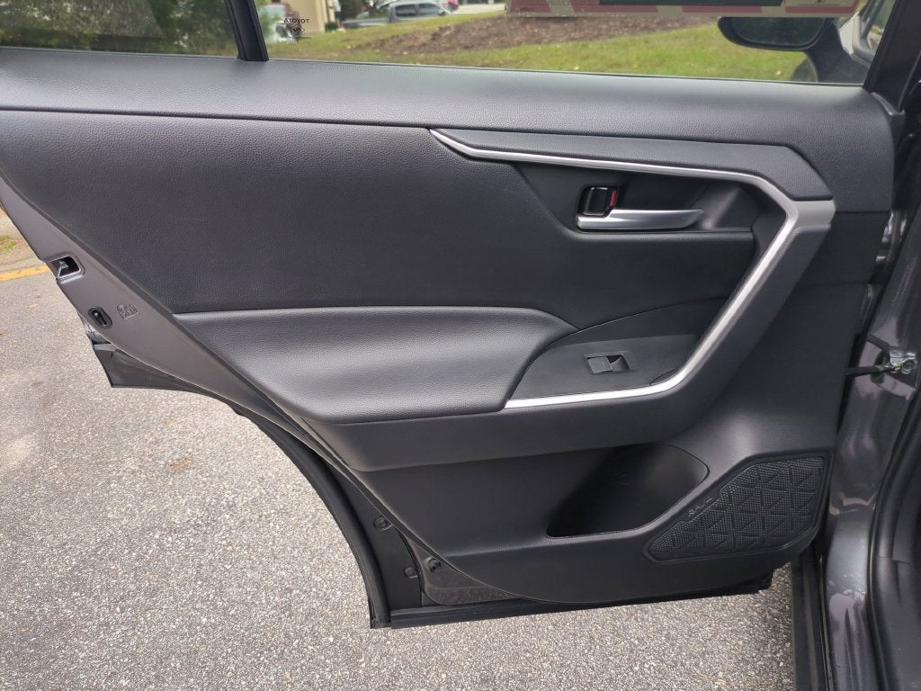 2024 Toyota RAV4 XLE - Photo 29