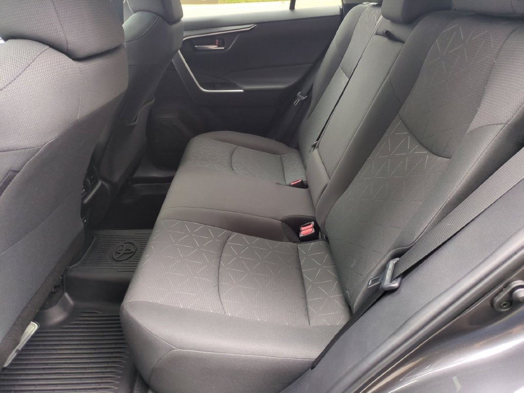 2024 Toyota RAV4 XLE - Photo 30