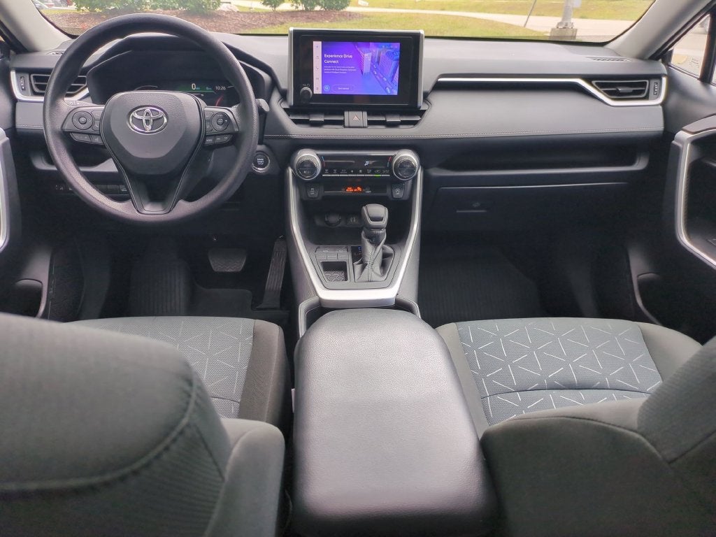 2024 Toyota RAV4 XLE - Photo 31