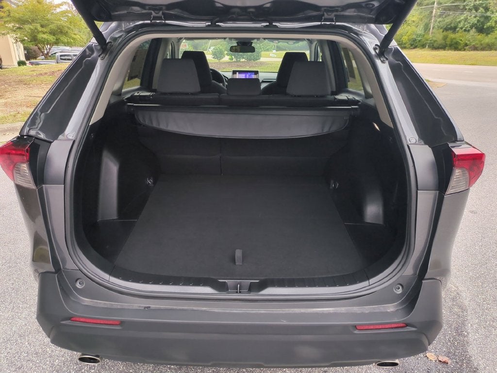 2024 Toyota RAV4 XLE - Photo 33