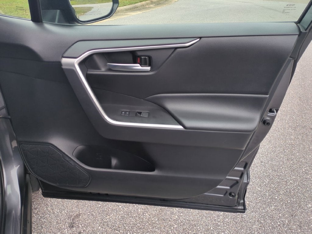 2024 Toyota RAV4 XLE - Photo 35