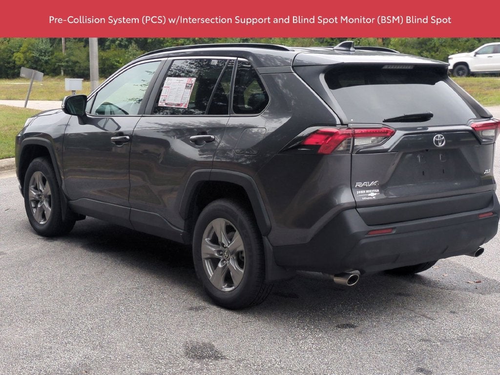 2024 Toyota RAV4 XLE - Photo 7