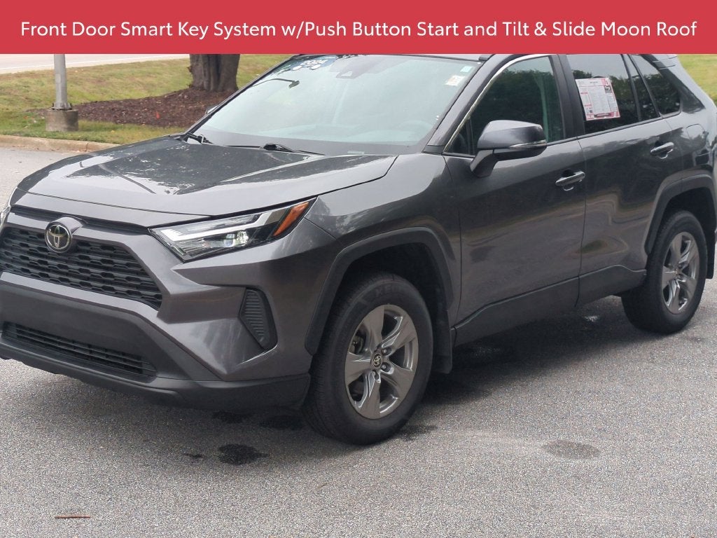 2024 Toyota RAV4 XLE - Photo 9