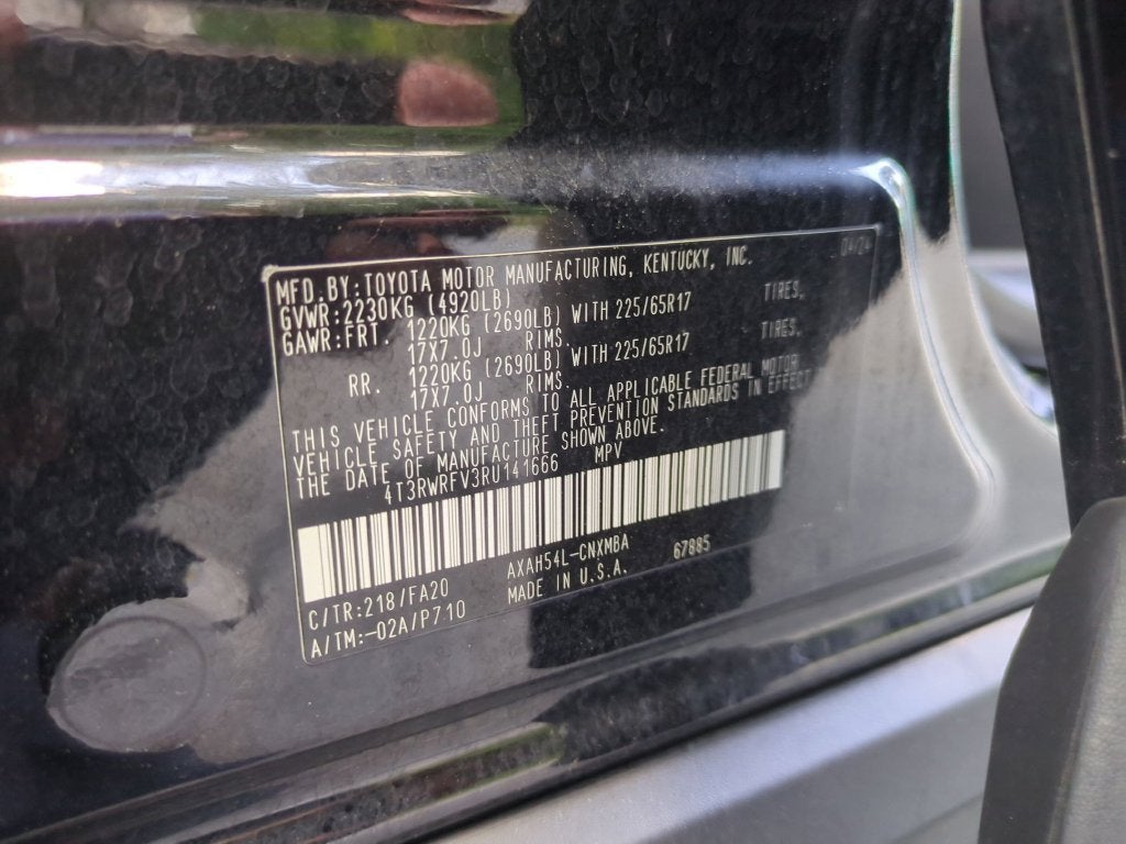 2024 Toyota RAV4 XLE - Photo 40