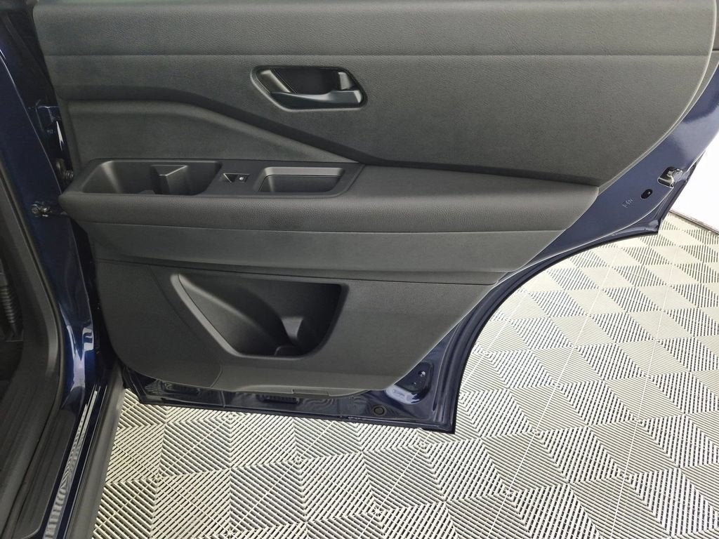 2025 Nissan Pathfinder SV FWD