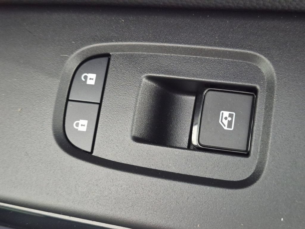 2025 Nissan Pathfinder SV FWD
