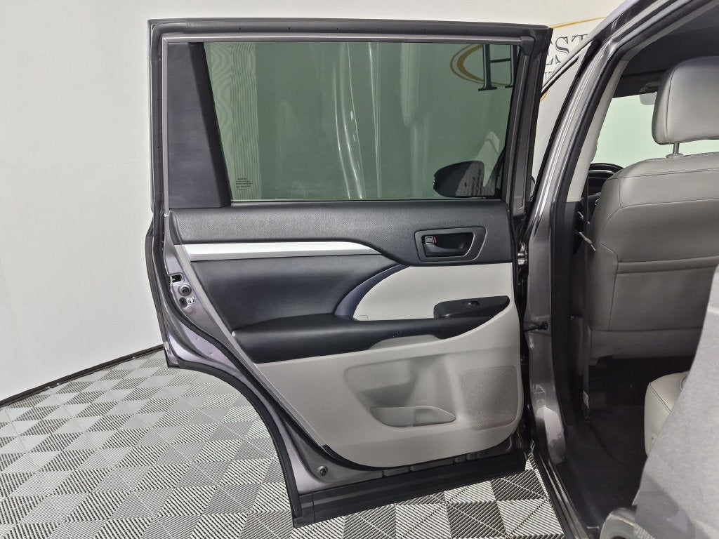2018 Toyota Highlander LE
