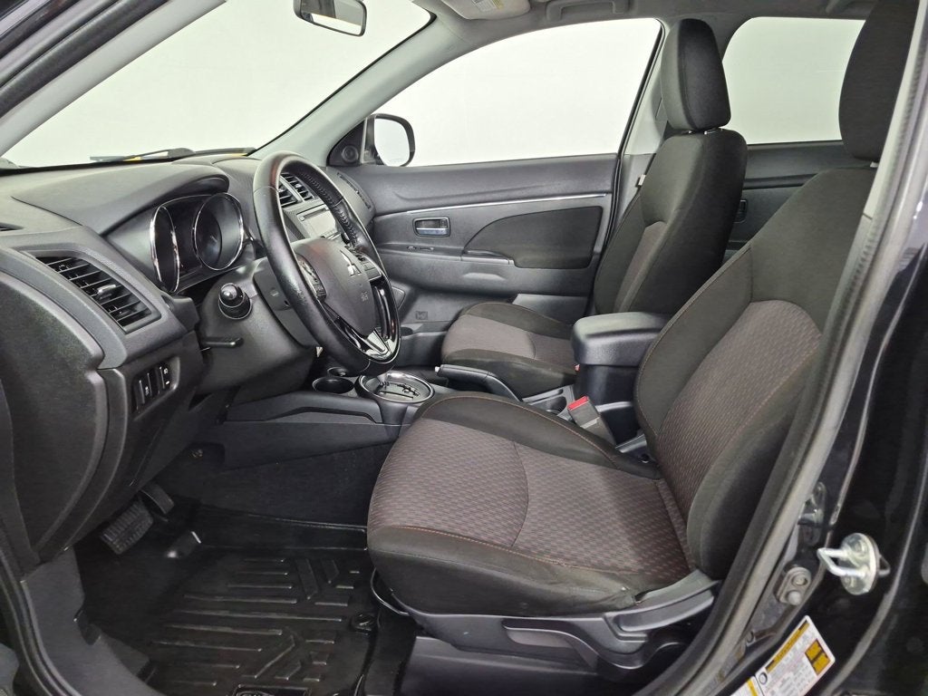 2017 Mitsubishi Outlander Sport ES - Photo 16