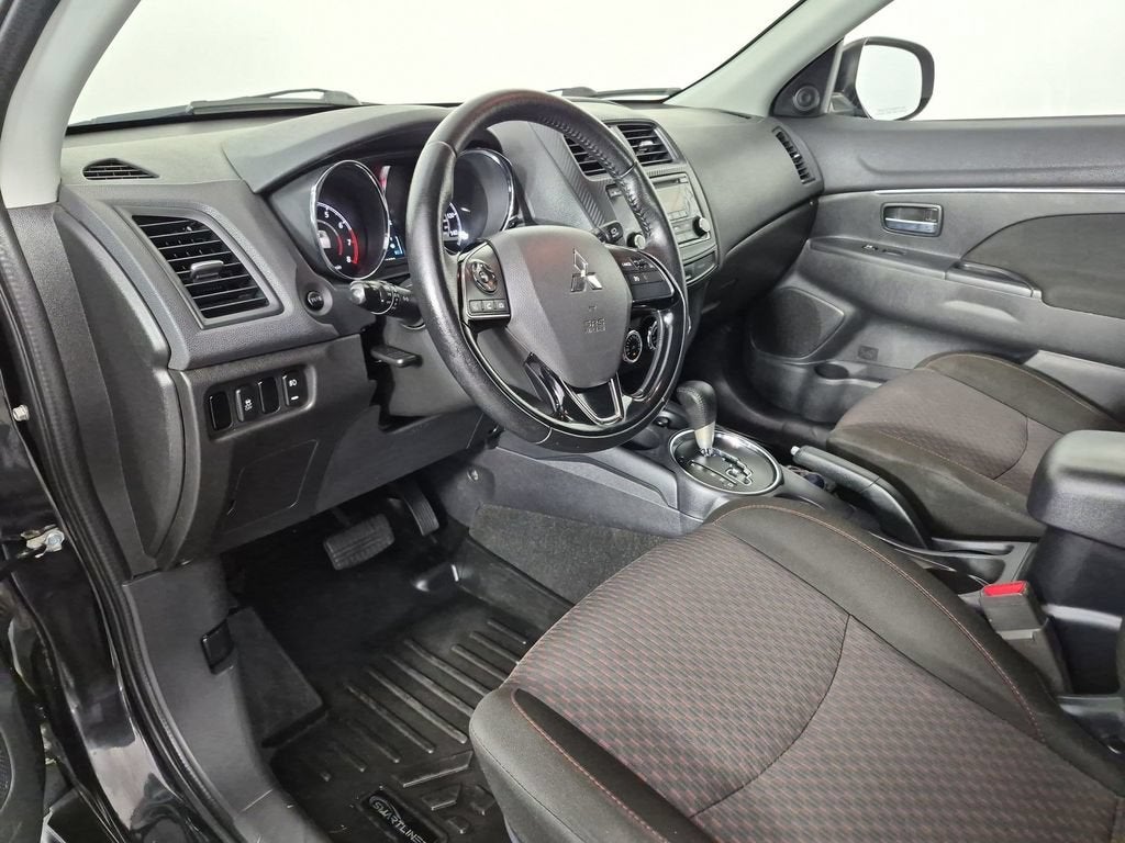 2017 Mitsubishi Outlander Sport ES - Photo 17