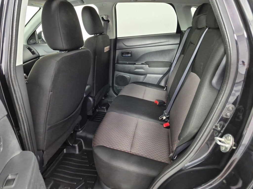 2017 Mitsubishi Outlander Sport ES - Photo 28