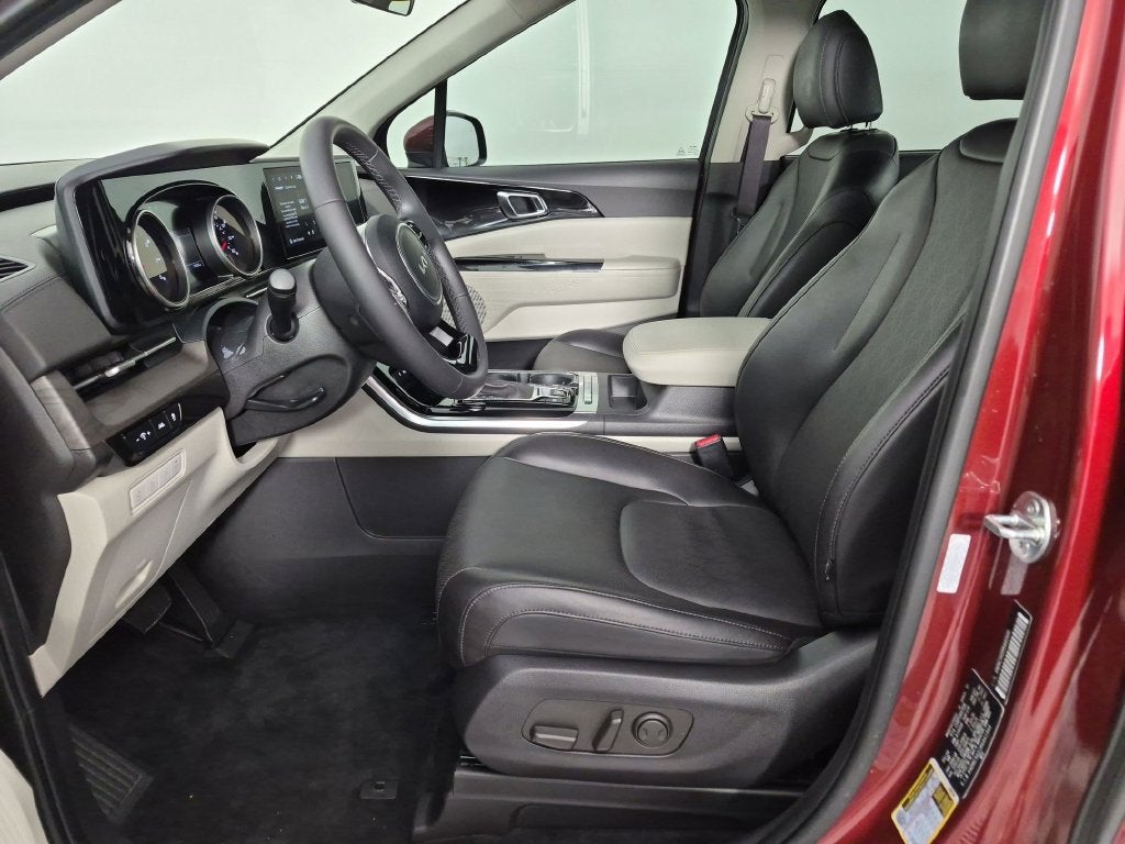 2024 Kia Carnival EX - Photo 17