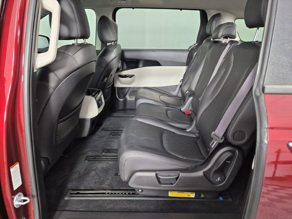 2024 Kia Carnival EX - Photo 30