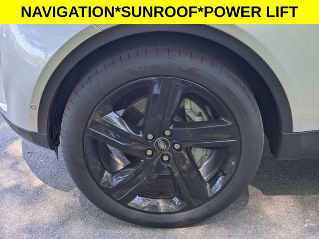 2023 Land Rover Discovery S