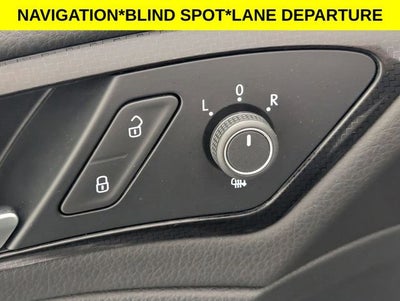 2019 Volkswagen Golf R 2.0T w/DCC & Navigation
