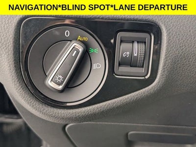 2019 Volkswagen Golf R 2.0T w/DCC & Navigation