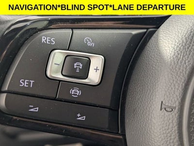 2019 Volkswagen Golf R 2.0T w/DCC & Navigation