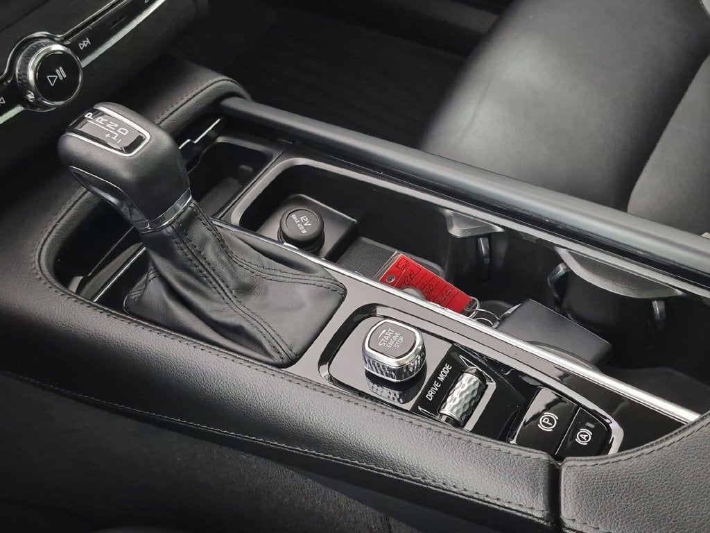 2020 Volvo XC90 T5 Momentum 7 Passenger