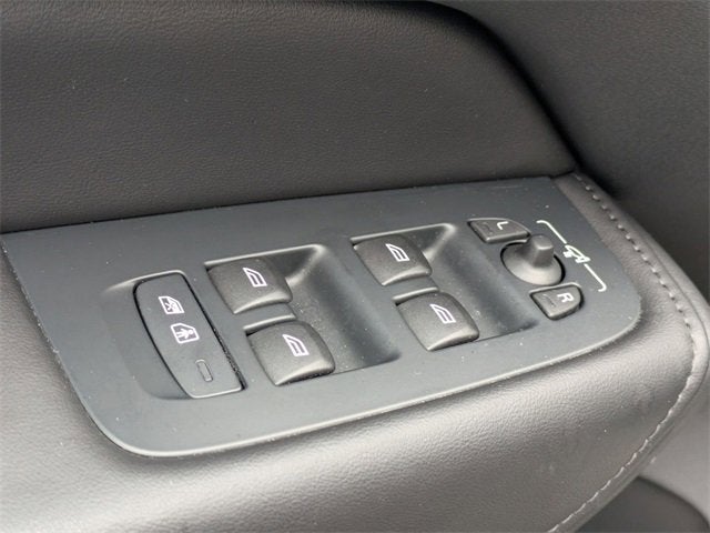 2025 Volvo XC60 Plus