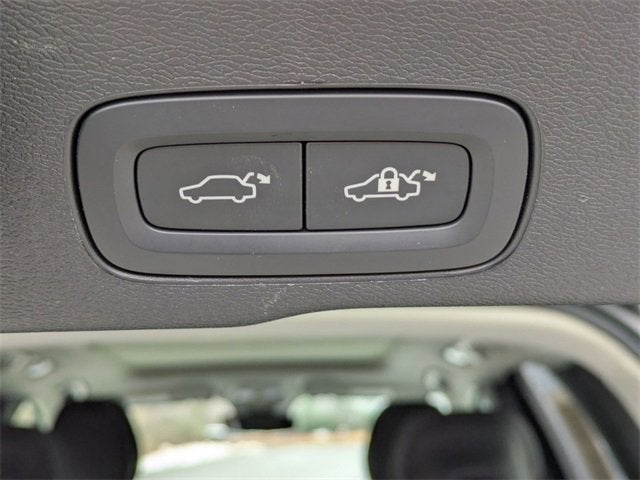 2025 Volvo XC60 Plus